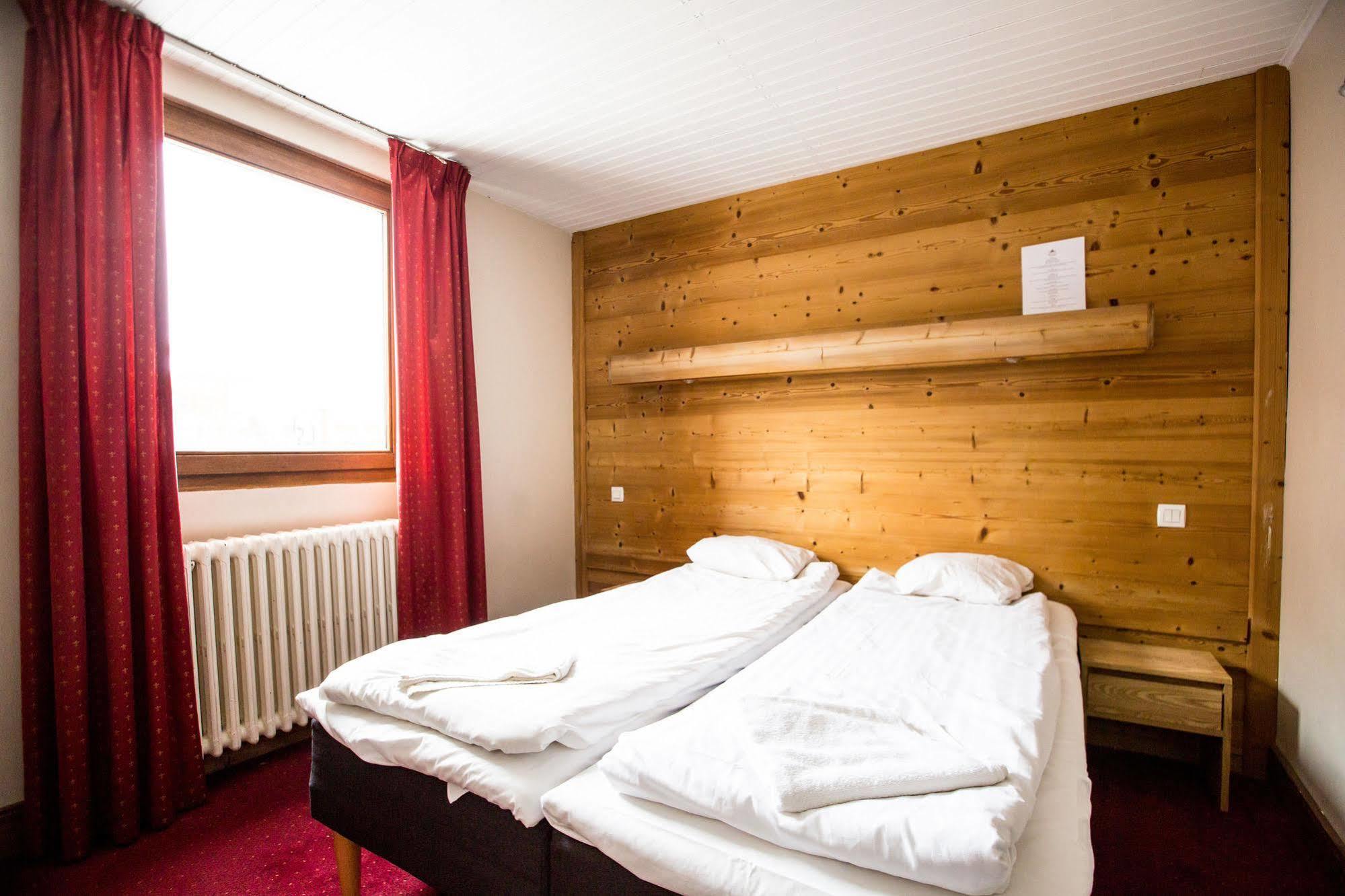 Hotel Langley Victors 2*